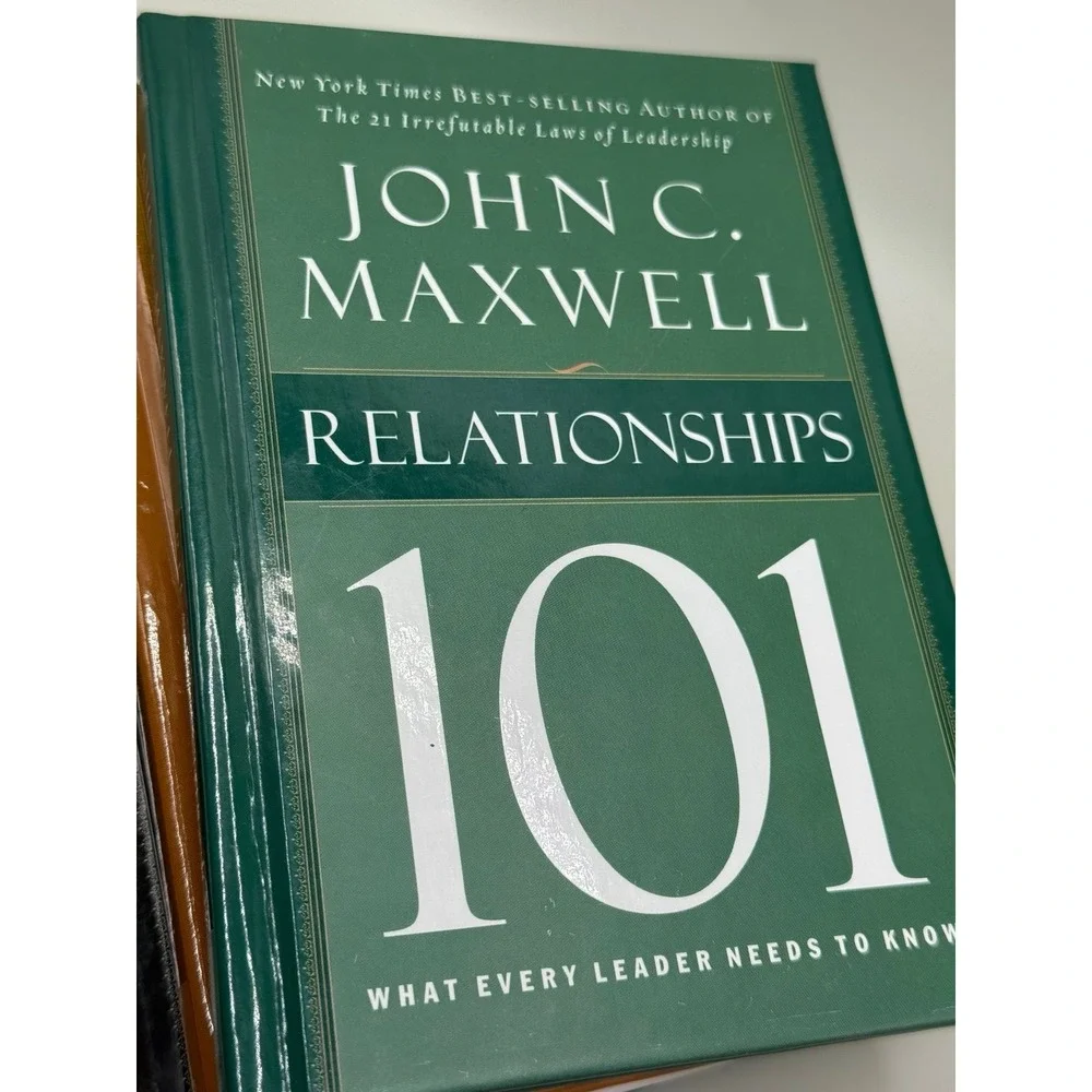 collection of books by‎ John C. Maxwell bundle of 4